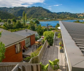 The Happy Tui - Tairua Holiday Home