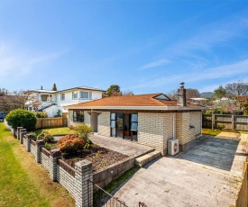 Heathcote Cottage - Taupo Holiday Home