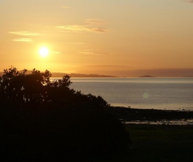 Te Puru Beach Lodge