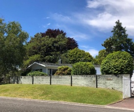 Romahapa - Turangi Holiday Home