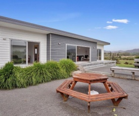 A Reel Retreat - Waihi Beach Holiday Home