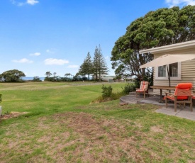 Lilian's Cottage - Waihi Beach Holiday Home