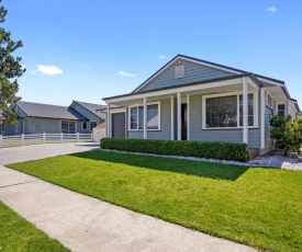 Sky Blue Retreat - Waihi Beach Holiday Home