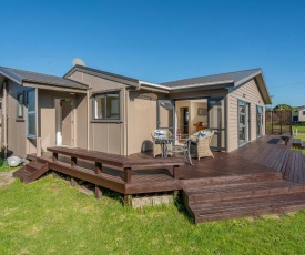 Beach Life Bach - Whangamata Holiday Home