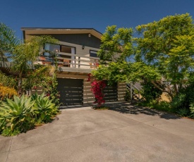 Jacaranda Lodge - Whangamata Holiday Home