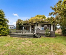 Serenity by the Lake - Lake Taupo Holiday Home