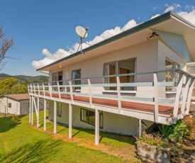 Scotts Base - Whiritoa Beach Holiday Home