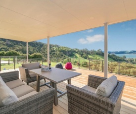 Peace and Paradise - Whitianga Holiday Home