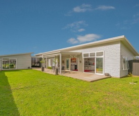 The Summer Stunner - Whitianga Holiday Home