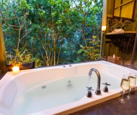 Wairua Lodge - Rainforest River Retreat