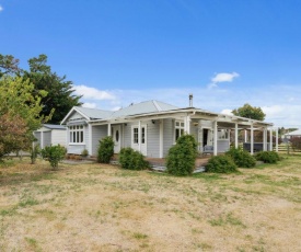 Brooklands Cottage - Martinborough Holiday Home