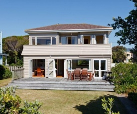 Turn of the Tides - Paraparaumu Beach Holiday Home