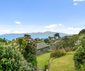 Nga Karoro - Raumati Beach Holiday Home