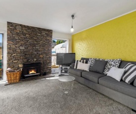 Escape The Rat Race - Waikanae Beach Holiday Home