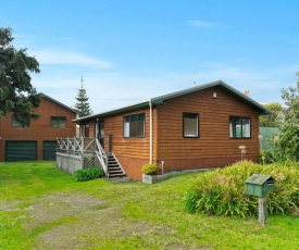 Heperi Haven - Waikanae Beach Holiday Home