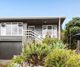 Seaside House - Waikanae Beach Bach