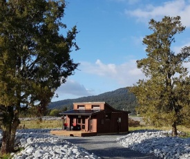 Cosy Cabin in the Paddocks - Breakfast Included