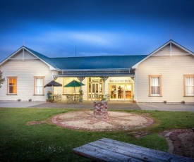 Karamea Village Hotel