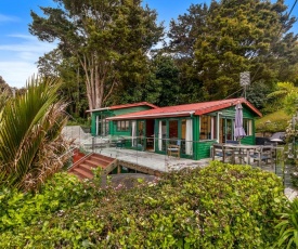 Pohutakawa Cottage - Matakana Holiday Home